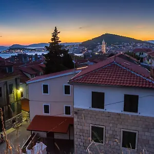 Gasthof & Toni, Split